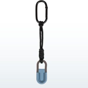 Detail van de ZenKey chewy fidget sleutelhanger in Soothing Blue met karabijnhaak en tactiele structuur