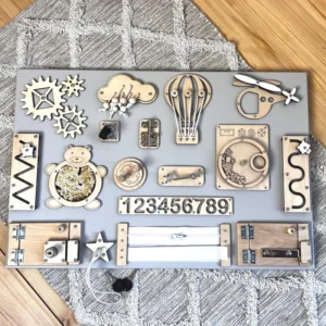 Montessori busy board in kleur gray